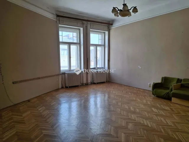 Eladó lakás Budapest V. kerület, Petőfi Sándor utca 108 nm