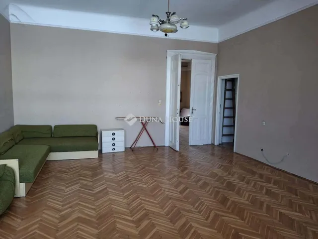 Eladó lakás Budapest V. kerület, Petőfi Sándor utca 108 nm