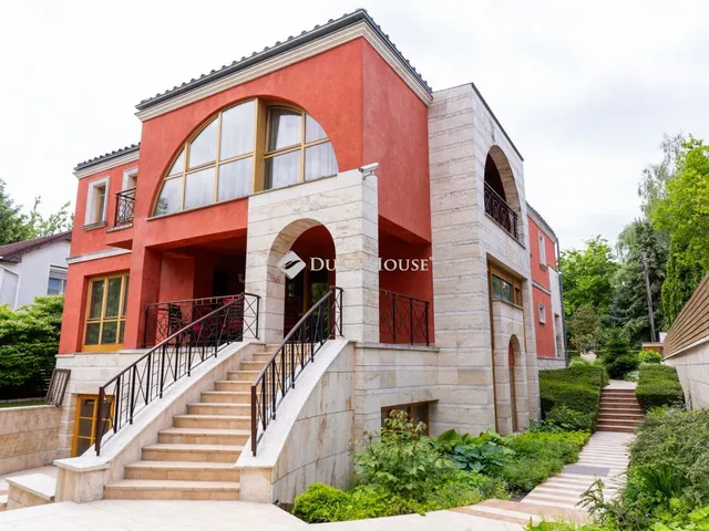 Eladó ház Budapest III. kerület 560 nm