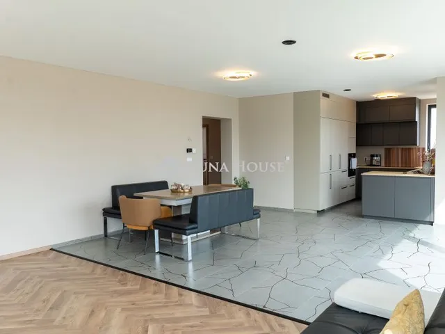 Eladó ház Diósd 220 nm