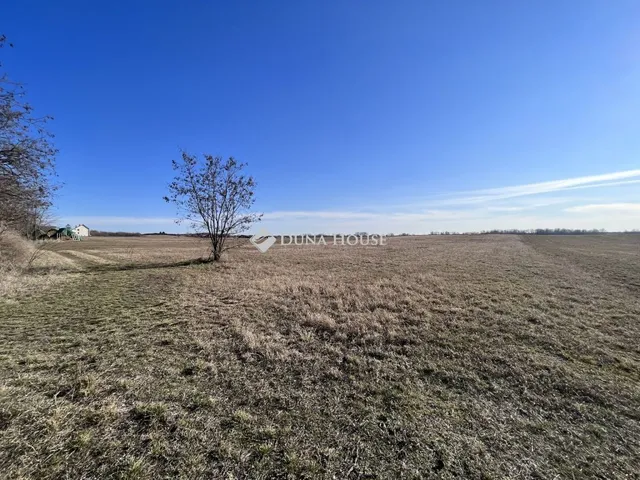 Eladó telek Csömör 8952 nm