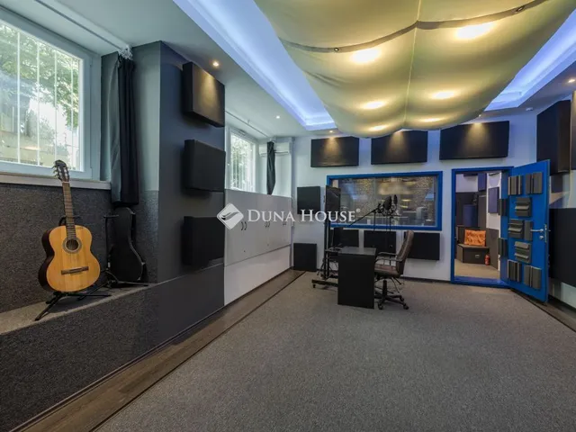 Eladó kereskedelmi és ipari ingatlan Budapest XI. kerület, Bertalan Lajos utca 507 nm