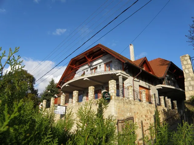 Eladó kereskedelmi és ipari ingatlan Zebegény, Jánoshegy utca 802 nm