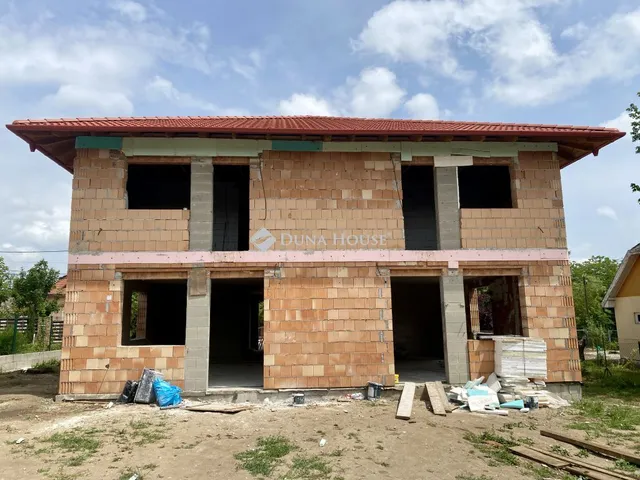 Eladó ház Budapest XVI. kerület, Biztató út 179 nm