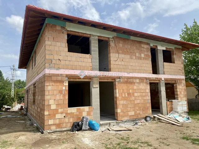 Eladó ház Budapest XVI. kerület, Biztató út 179 nm