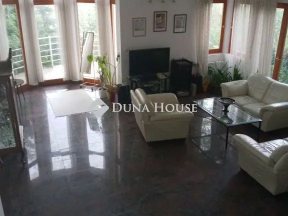 Eladó ház Budapest II. kerület, Csongor utca 300 nm