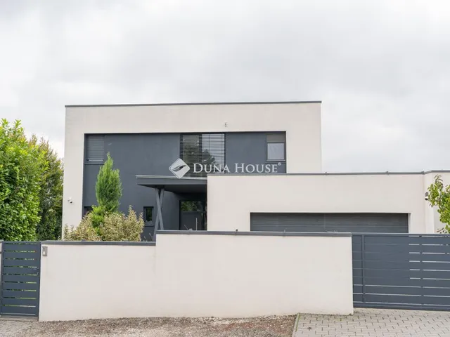 Eladó ház Diósd, Akácfa utca 307 nm