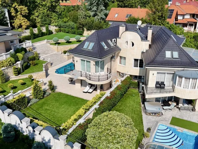 Eladó ház Budapest II. kerület 463 nm