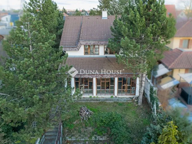 Eladó ház Dunakeszi, Duna sor 171 nm