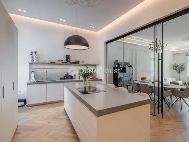 Eladó lakás Budapest V. kerület 196 nm