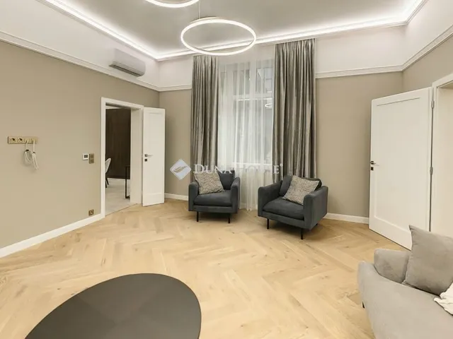 Eladó lakás Budapest V. kerület, Balassi Bálint utca 82 nm