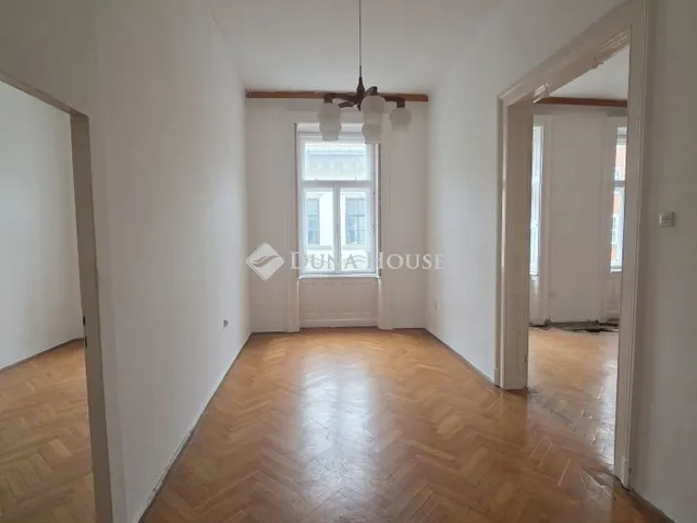 Eladó lakás Budapest VIII. kerület, Bródy Sándor utca 115 nm