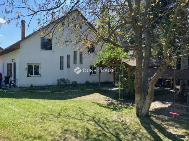 Eladó ház Szigetmonostor 200 nm