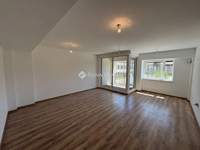 Eladó lakás Budapest IV. kerület, Ezred utca 66 nm