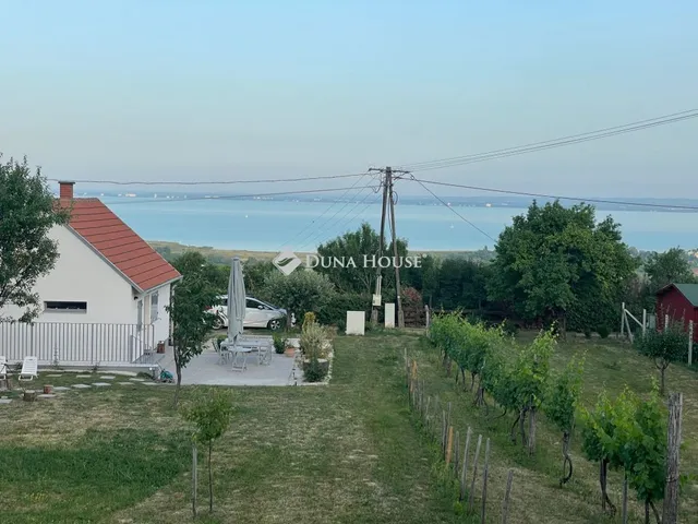 Eladó nyaraló Csopak 40 nm