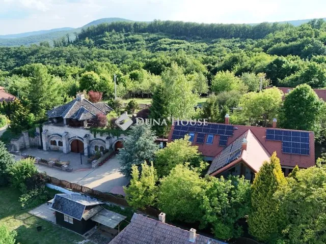 Eladó ház Vágáshuta, Rózsa utca 391 nm