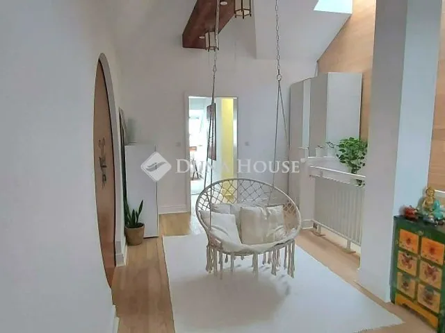 Eladó ház Budapest XVI. kerület 212 nm