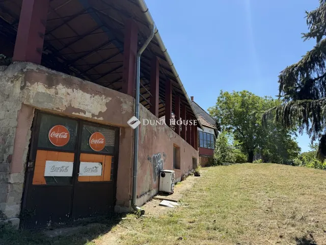 Eladó kereskedelmi és ipari ingatlan Borgáta, Nincs utca 200 nm