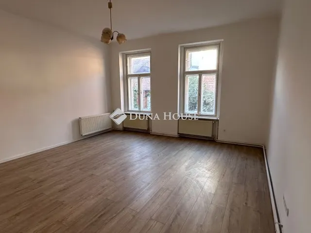 Kiadó lakás Szentendre, Alkotmány utca 70 nm