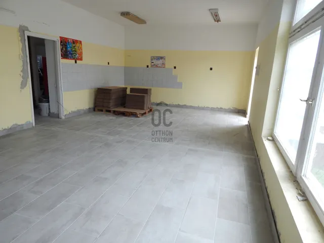 Eladó kereskedelmi és ipari ingatlan Teskánd 72 nm
