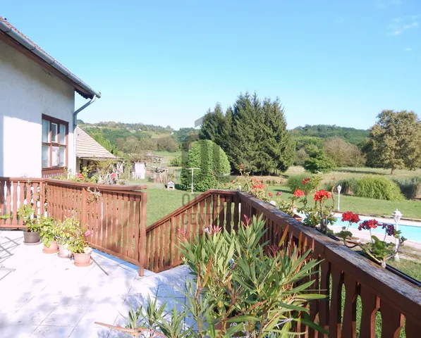 Eladó ház Pusztaszentlászló 225 nm