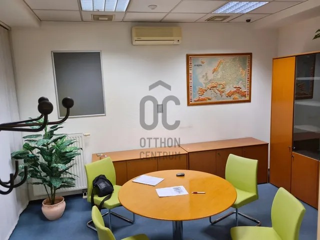 Eladó kereskedelmi és ipari ingatlan Zalaegerszeg, Belváros 180 nm