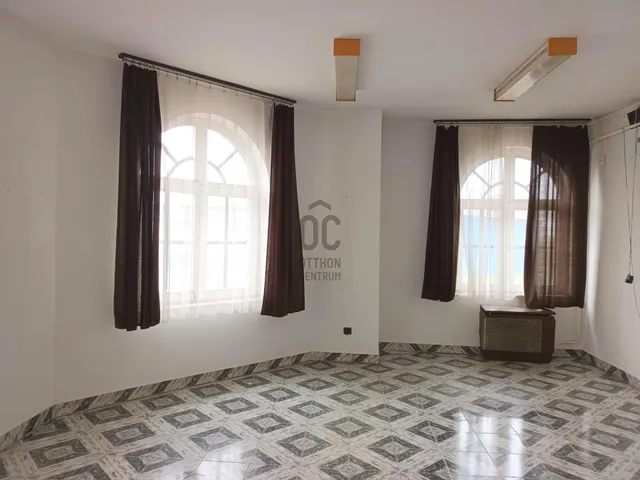 Eladó kereskedelmi és ipari ingatlan Zalaszentgrót 133 nm