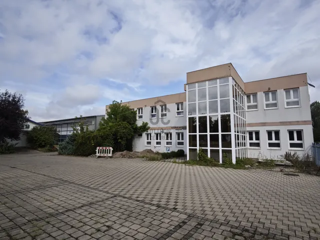 Kiadó kereskedelmi és ipari ingatlan Zalaegerszeg, Páterdomb 2320 nm