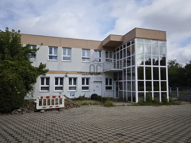 Kiadó kereskedelmi és ipari ingatlan Zalaegerszeg, Páterdomb 2320 nm