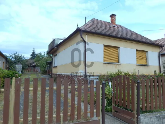 Eladó ház Iklódbördőce 175 nm