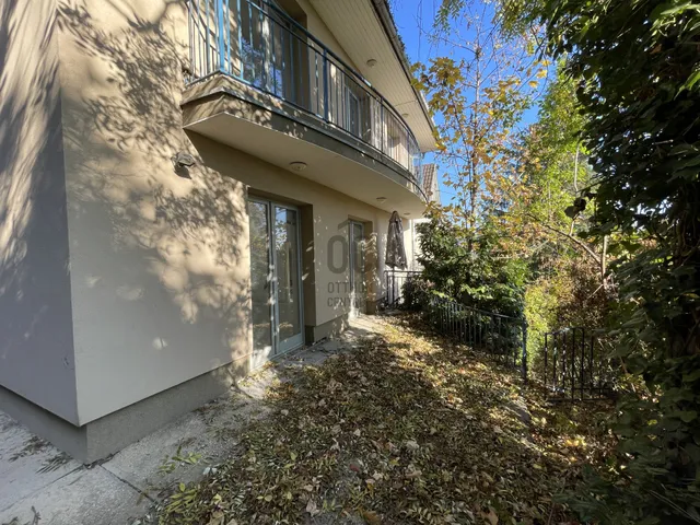 Eladó ház Budapest II. kerület, Máriaremete 265 nm