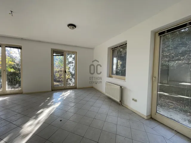 Eladó ház Budapest II. kerület, Máriaremete 265 nm