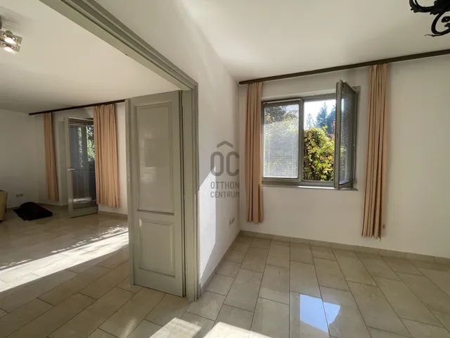 Eladó ház Budapest II. kerület, Máriaremete 265 nm