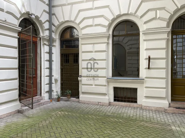 Eladó kereskedelmi és ipari ingatlan Budapest VI. kerület 37 nm