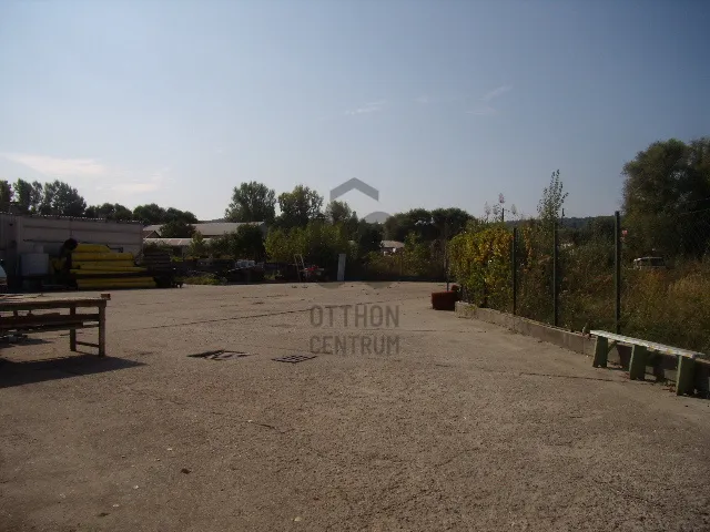 Kiadó telek Solymár 2000 nm