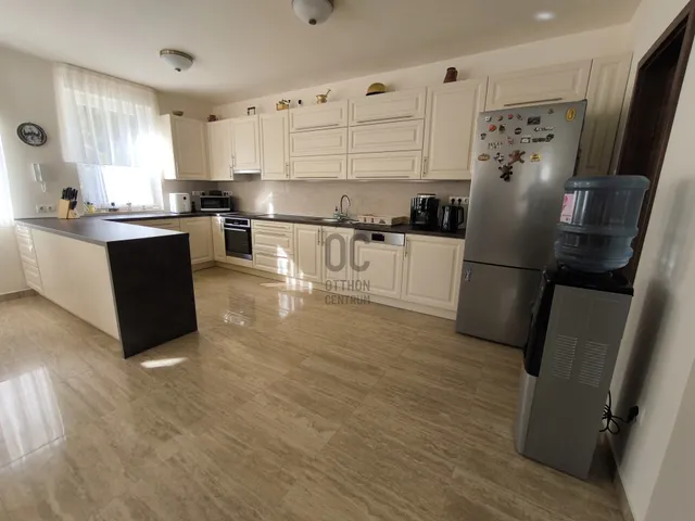 Eladó ház Solymár 220 nm