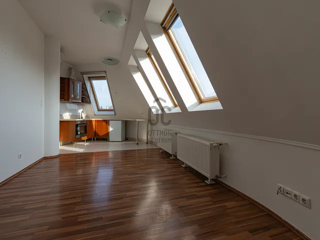 Kiadó lakás Solymár 27 nm