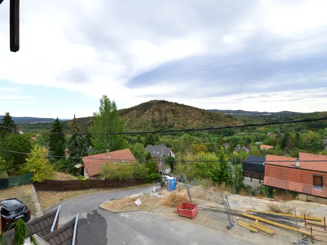 Eladó ház Solymár 140 nm