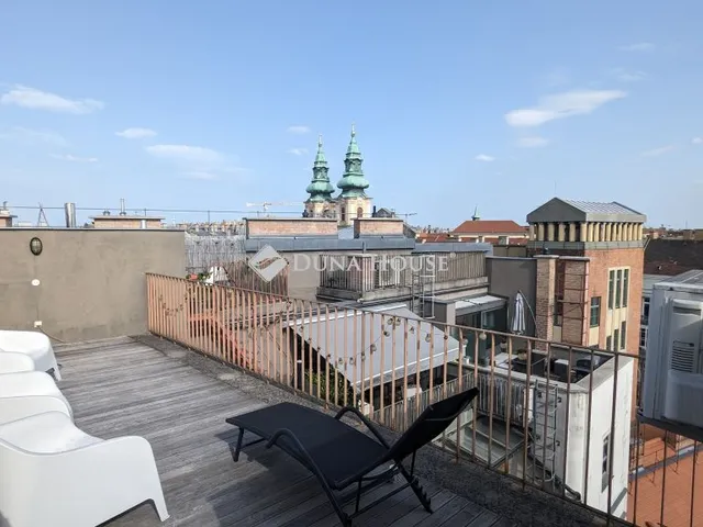 Kiadó lakás Budapest V. kerület, Veres Pálné utca 155 nm