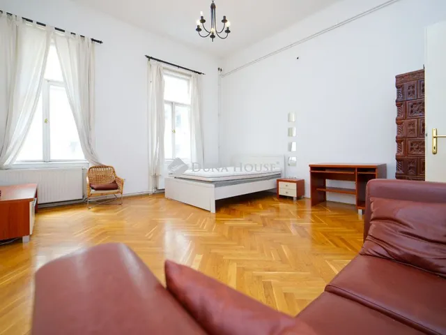Eladó lakás Budapest VI. kerület 111 nm