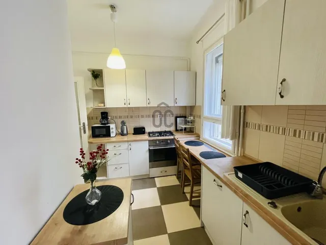 Eladó lakás Budapest VII. kerület 77 nm
