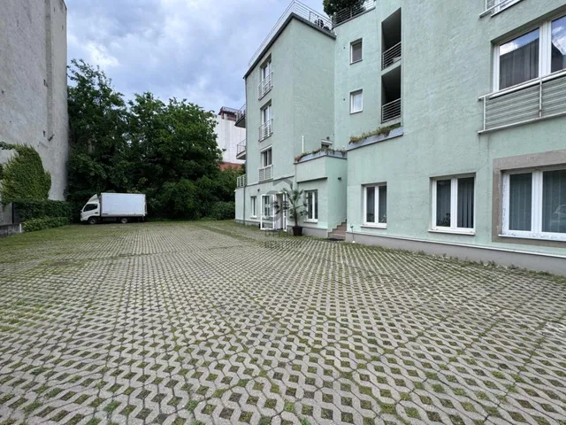 Eladó kereskedelmi és ipari ingatlan Budapest XIII. kerület, Lőportárdűlő 934 nm