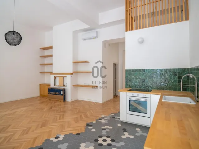 Eladó lakás Budapest VI. kerület, Nagykörúton belüli terület 147 nm