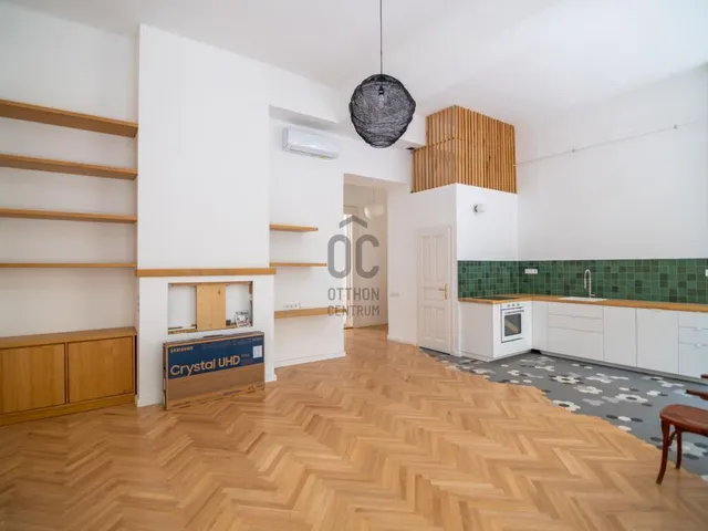 Eladó lakás Budapest VI. kerület, Nagykörúton belüli terület 147 nm