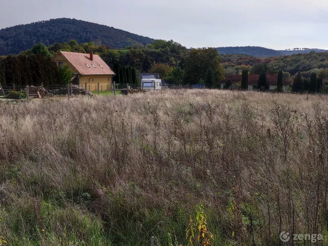 Eladó telek Bánd 1474 nm