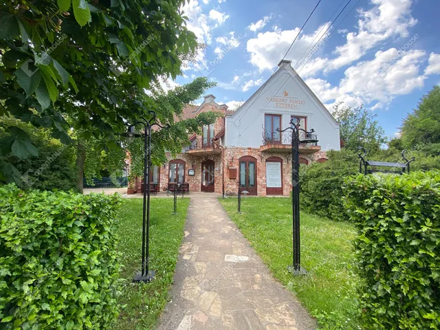 Eladó kereskedelmi és ipari ingatlan Miskolc, Berekalja 900 nm