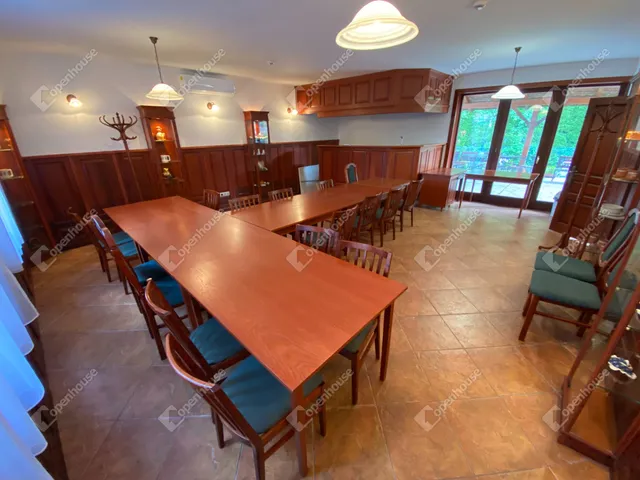 Eladó kereskedelmi és ipari ingatlan Miskolc, Berekalja 900 nm