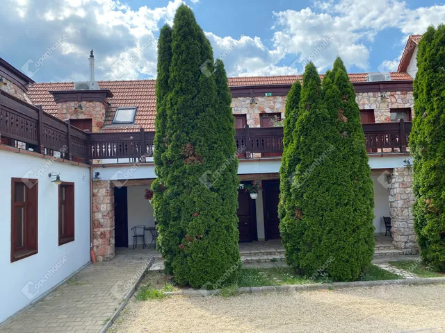 Eladó kereskedelmi és ipari ingatlan Miskolc, Berekalja 900 nm