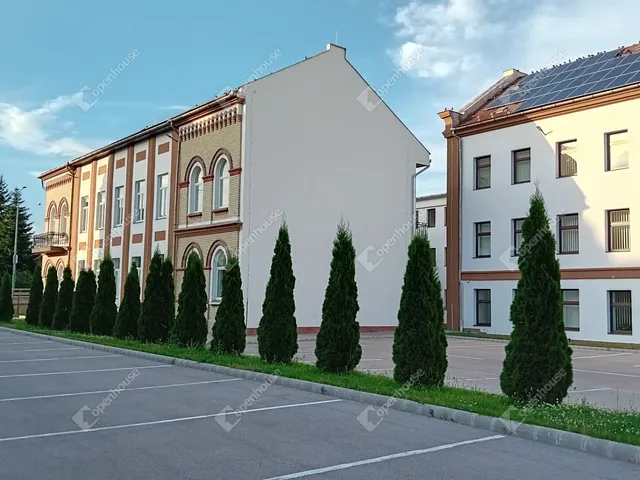 Kiadó kereskedelmi és ipari ingatlan Miskolc, Zsolcai kapu 70 nm