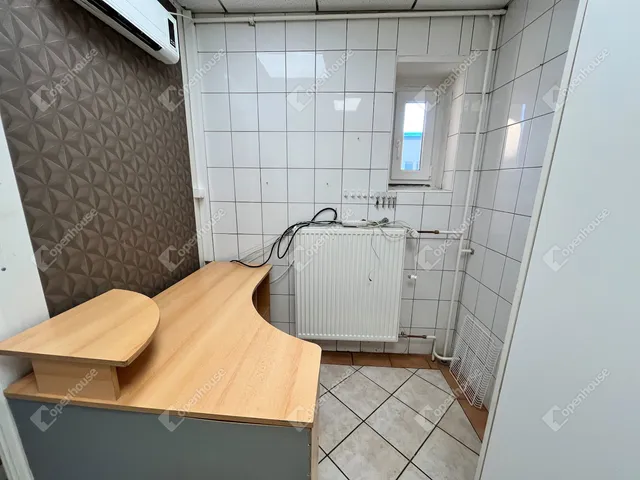 Kiadó kereskedelmi és ipari ingatlan Miskolc, Belváros 66 nm